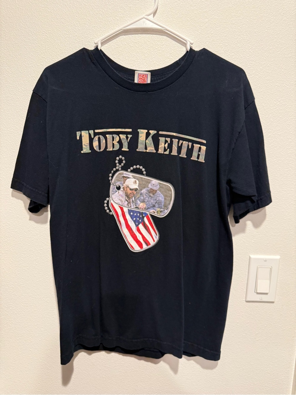 Toby Keith “Never Apologize for Being Patriotic” graphic tee